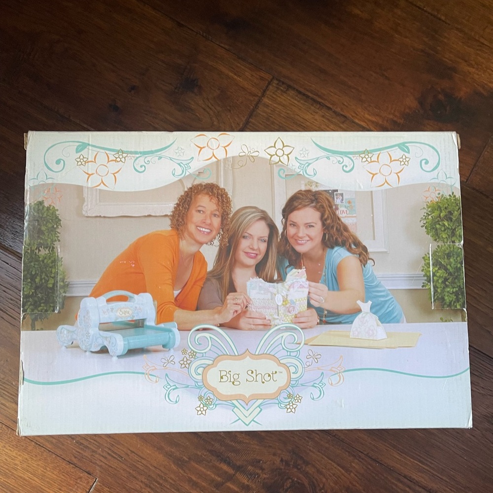 COPY - Sizzix Big Shot Cutting/Embossing New special edition Rare.